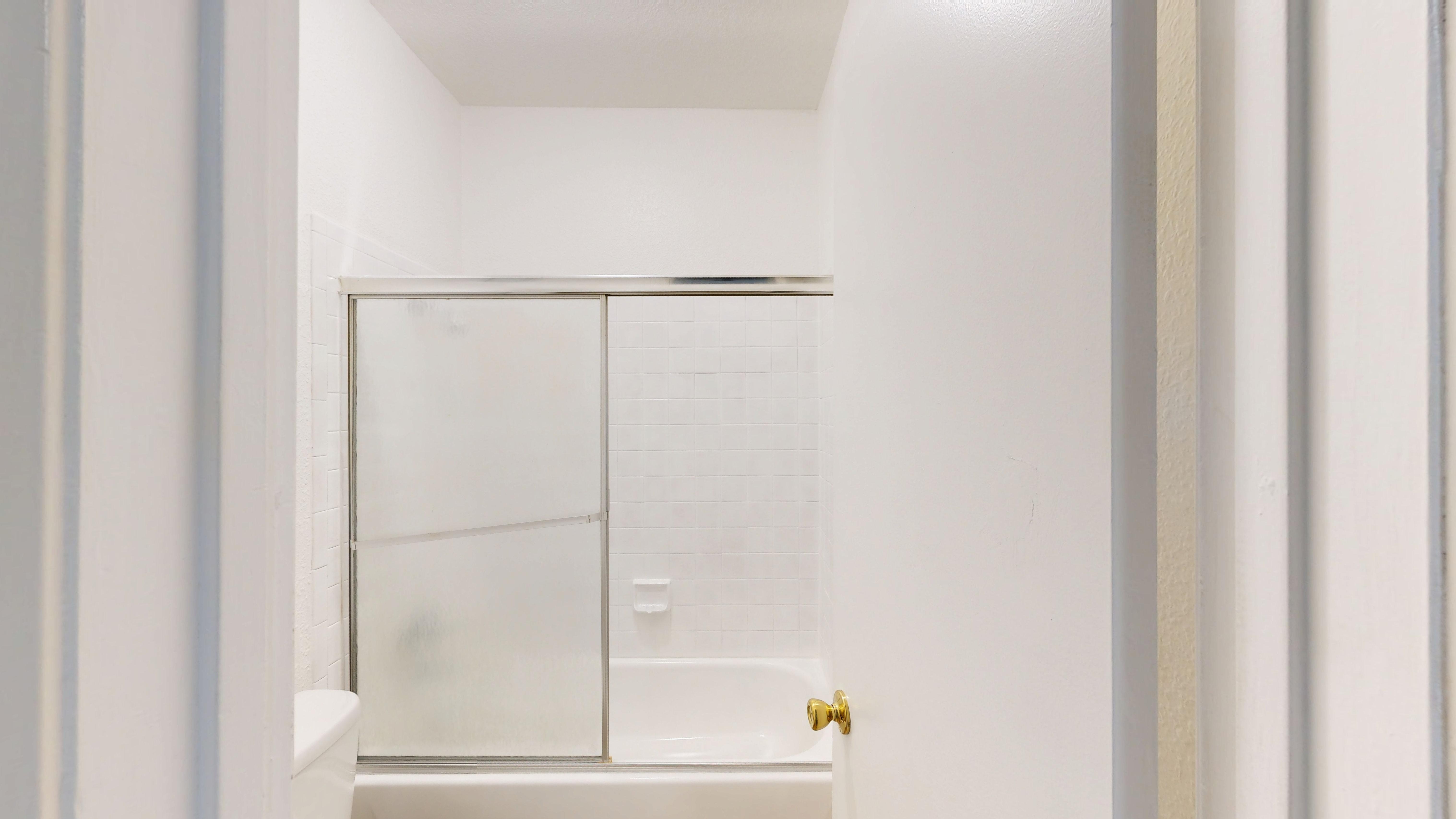 0BR/1BA Apartment on Leavenworth Street · San Francisco photo 3